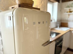 Fridge, oven, coffee/tea maker, toaster - La petite lanterne - Maison (Grez-sur-Loing)