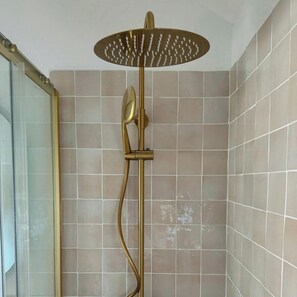 Hair dryer, towels