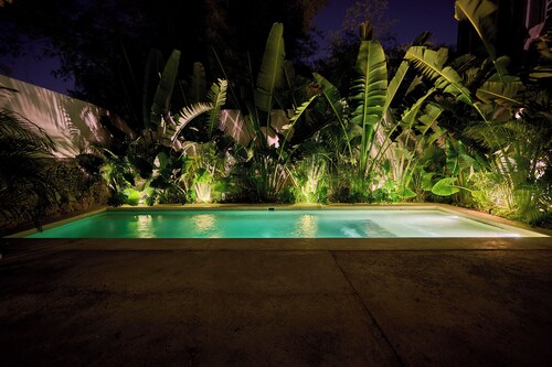 La Peninsular - Downtown tropical exuberance