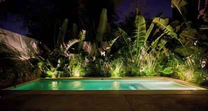 La Peninsular - Downtown tropical exuberance