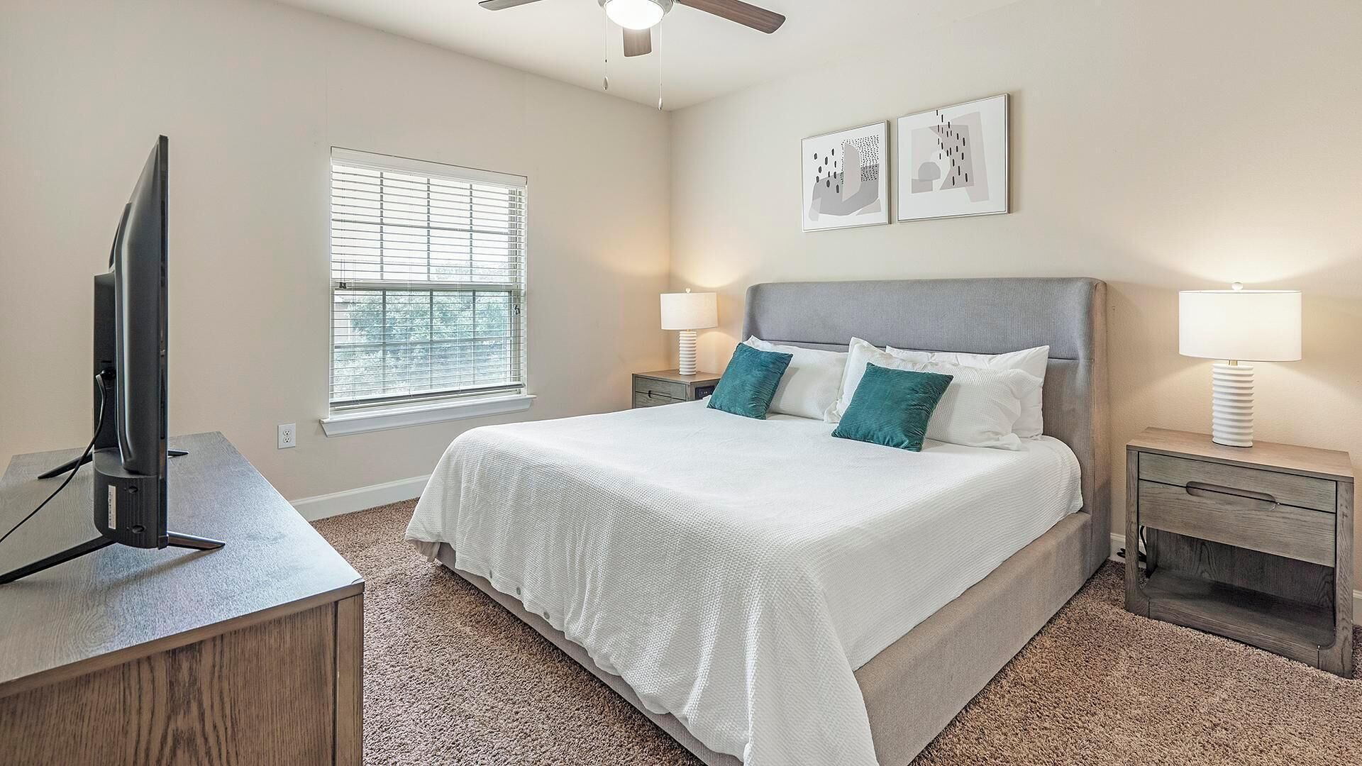 1 bedroom, desk, iron/ironing board, WiFi