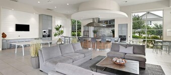 Landing | Incredible 1BD, Pool, Gym