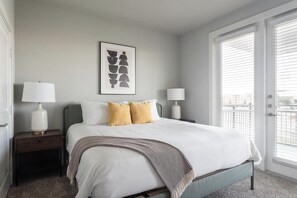 1 habitación, escritorio, tabla de planchar con plancha y wifi 