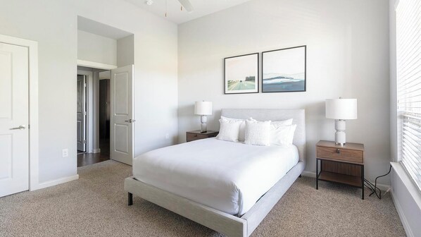 1 habitación, escritorio, tabla de planchar con plancha y wifi