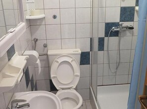 Shower, towels