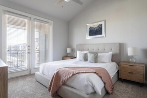 2 bedrooms, desk, iron/ironing board, WiFi