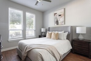 2 bedrooms, desk, iron/ironing board, WiFi