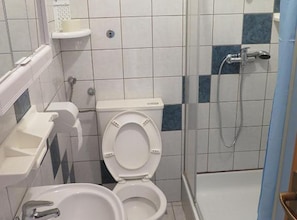 Shower, towels