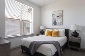 1 chambre, bureau, fer et planche à repasser, Wi-Fi