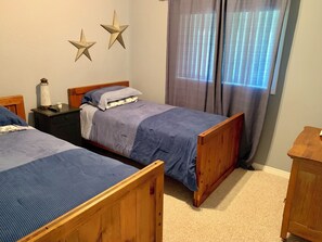2 quartos, ferros/tábuas de passar roupa, Wi-Fi, roupa de cama