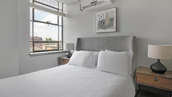 1 bedroom, desk, iron/ironing board, WiFi