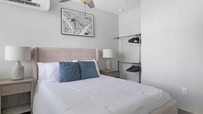 1 habitación, escritorio, tabla de planchar con plancha y wifi 