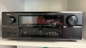 A black Denon AV Surround Receiver AVR-3805 with multiple input options and a large display. - House close to Roskilde Center (Roskilde)