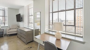 1 chambre, bureau, fer et planche à repasser, Wi-Fi