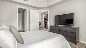 1 bedroom, desk, iron/ironing board, WiFi