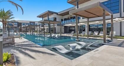 Landing | Beautiful 1BD, Pool, Gym