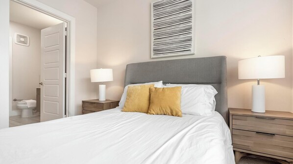 2 bedrooms, desk, iron/ironing board, WiFi