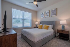 2 bedrooms, desk, iron/ironing board, WiFi