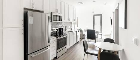 Refrigerador y comedor