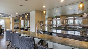 バー (施設内)