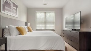 1 bedroom, desk, iron/ironing board, WiFi