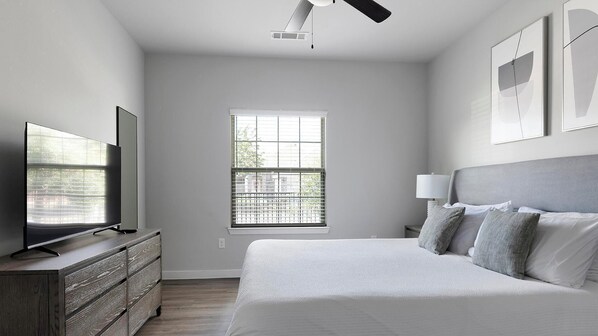 1 bedroom, desk, iron/ironing board, WiFi