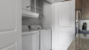 Kühlschrank, Esstisch