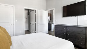 1 bedroom, desk, iron/ironing board, WiFi