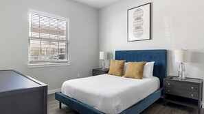 1 bedroom, desk, iron/ironing board, WiFi