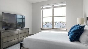2 bedrooms, desk, iron/ironing board, WiFi
