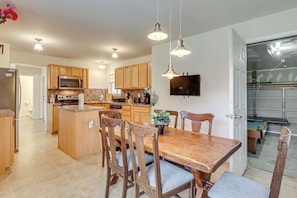 Dining - Family Retreat w/ 2 Game Rooms & Deck in Long Pond (Long Pond)