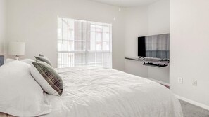 2 bedrooms, desk, iron/ironing board, WiFi