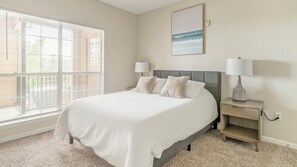 2 habitaciones, escritorio, tabla de planchar con plancha y wifi 