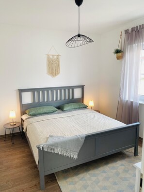 2 makuuhuonetta, Wi-Fi, vuodevaatteet