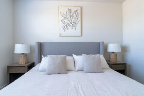 1 bedroom, desk, iron/ironing board, WiFi - Landing | Chic 1BD, Gym, Pool (Houston)