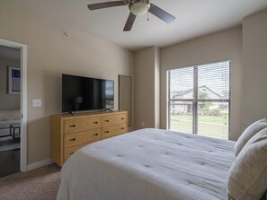 1 bedroom, desk, iron/ironing board, WiFi - Landing | Spectacular 1BD, Courtyard, Gym (Katy)