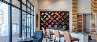 Landing | Beautiful 1BD, Courtyard, Gym