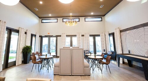 Landing | Beautiful 1BD, Clubhouse, Pool