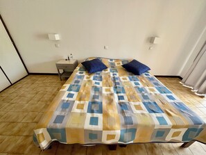 1 chambre, fer et planche à repasser, Wi-Fi, draps fournis