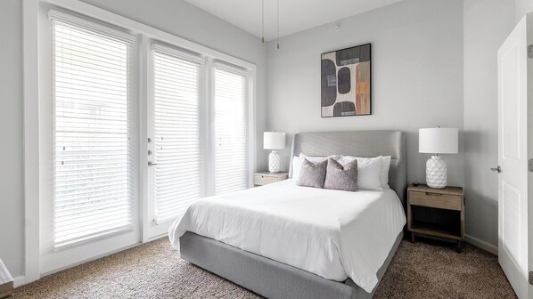 1 habitación, escritorio, tabla de planchar con plancha y wifi 