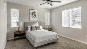 2 bedrooms, desk, iron/ironing board, WiFi - Landing | Beautiful 2BD, Courtyard, Pool (Madison)