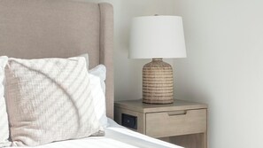 1 habitación, escritorio, tabla de planchar con plancha y wifi