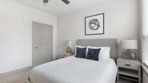 1 室のベッドルーム、デスク、アイロン / アイロン台、WiFi