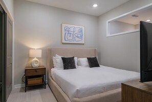 1 bedroom, desk, iron/ironing board, WiFi