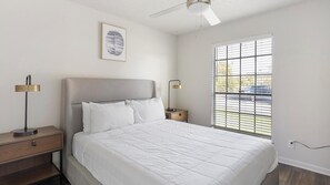 2 bedrooms, desk, iron/ironing board, WiFi