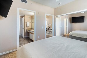 1 bedroom, desk, iron/ironing board, WiFi