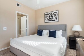 1 bedroom, desk, iron/ironing board, WiFi - Landing | Spectacular 1BD, Rooftop Lounge, Pool (Fort Worth)