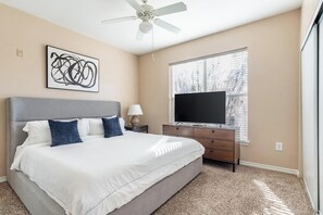 1 bedroom, desk, iron/ironing board, WiFi