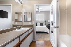 Bathroom - Landing | Stylish 1BD, Gym, Rooftop Lounge (Fort Worth)