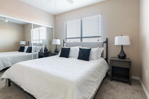 1 bedroom, desk, iron/ironing board, WiFi - Landing | Stylish 1BD, Gym, Rooftop Lounge (Fort Worth)